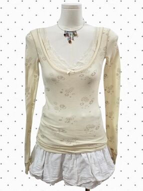 Abercrombie vintage long sleeve floral pattern top